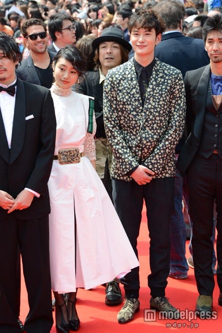 【左から】忽那汐里、岡田将生