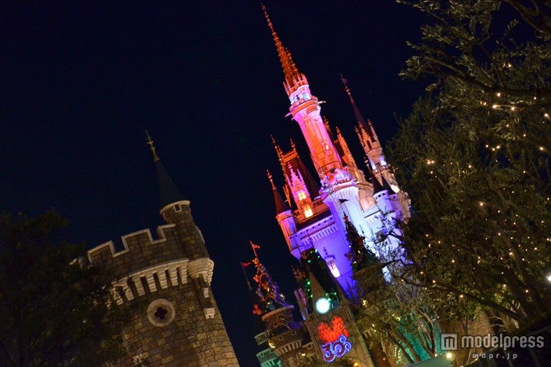 不穏な様子のシンデレラ城