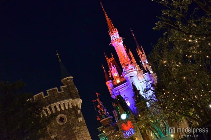 不穏な様子のシンデレラ城