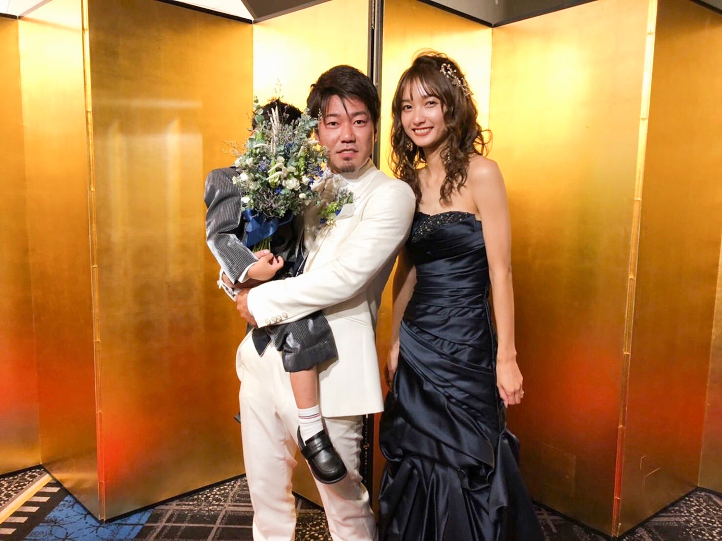 安井レイが結婚式 家族ショット初公開 夫との馴れ初めも告白 インタビュー モデルプレス