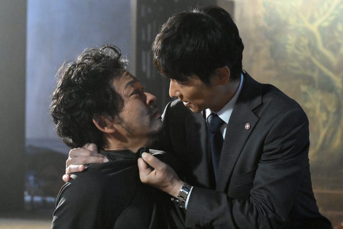 山中崇、堺雅人「VIVANT」第5話より(C)TBS