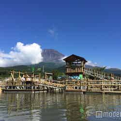 静岡の遊園地「ぐりんぱ」の巨大水上アスレチックがオープン　湖上でドキドキ体験／画像提供：富士急行