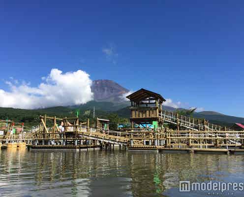 静岡の遊園地「ぐりんぱ」に巨大水上アスレチックがオープン 湖上でドキドキ体験