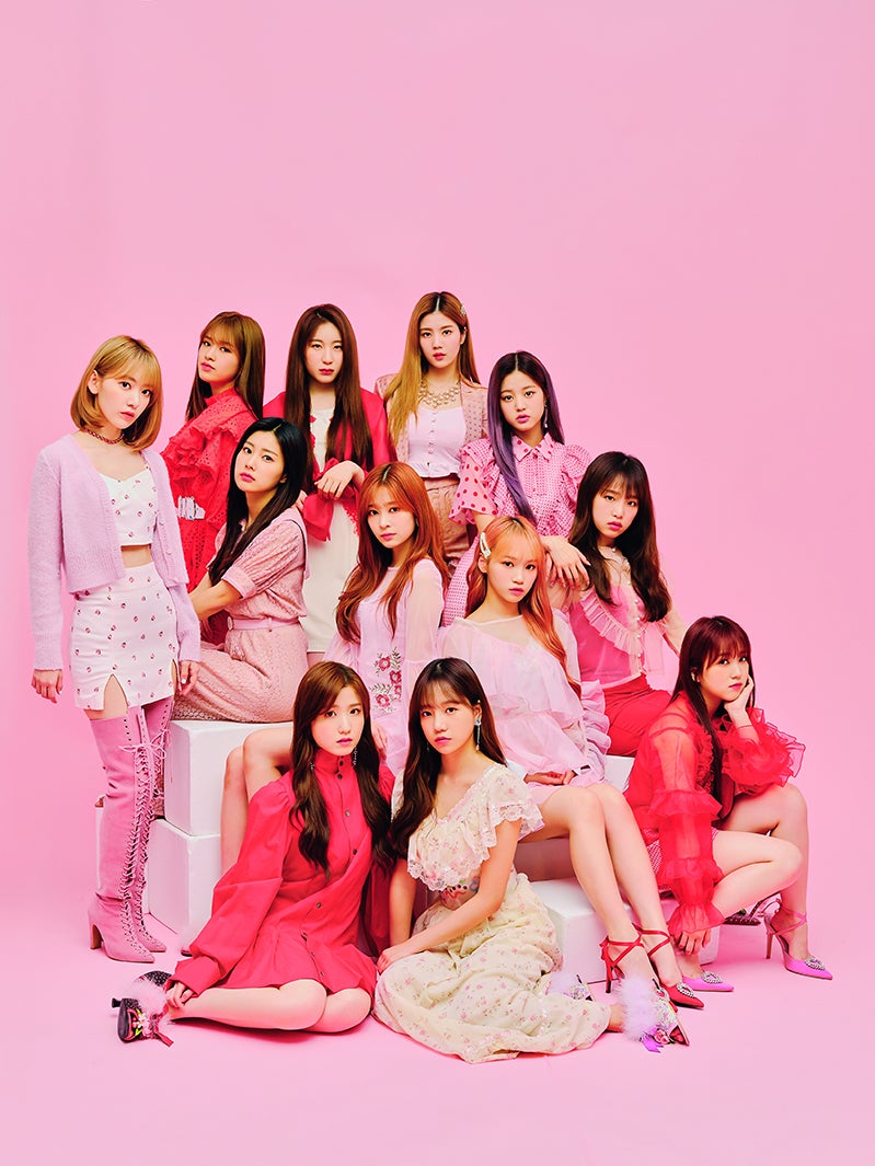 IZ*ONE「bis」初登場 ファッション・メイクを語る