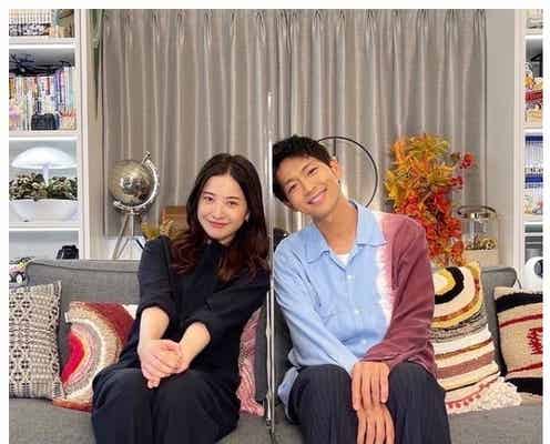 吉高由里子&松下洸平、“アクリル板越し”寄り添いショットが可愛い「キュンキュンした」「ほっこり」と反響