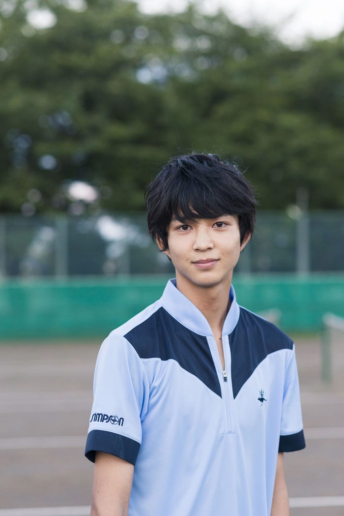 鈴木仁(C)2017「兄こま」製作委員会(C)夜神里奈/小学館