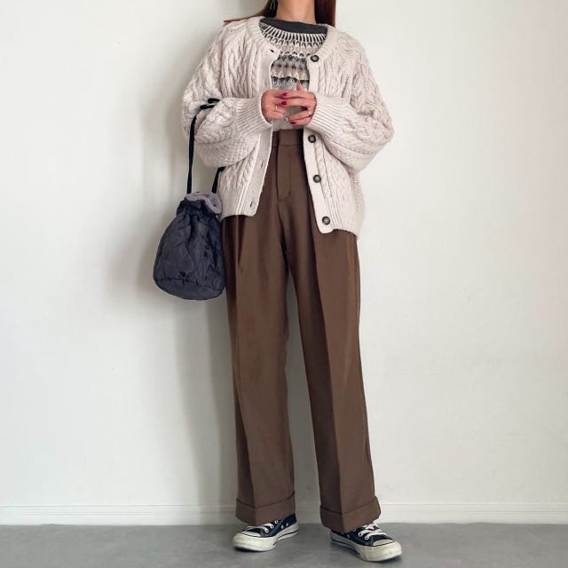 GU　インタックワイドパンツ　コーデ