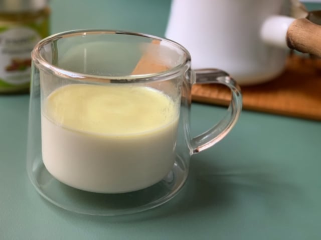 成城石井の「ピスタチオスプレッド」ホットミルクアレンジ