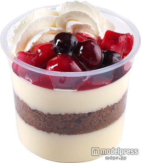 ミックスベリーミルクムース／（C）Disney