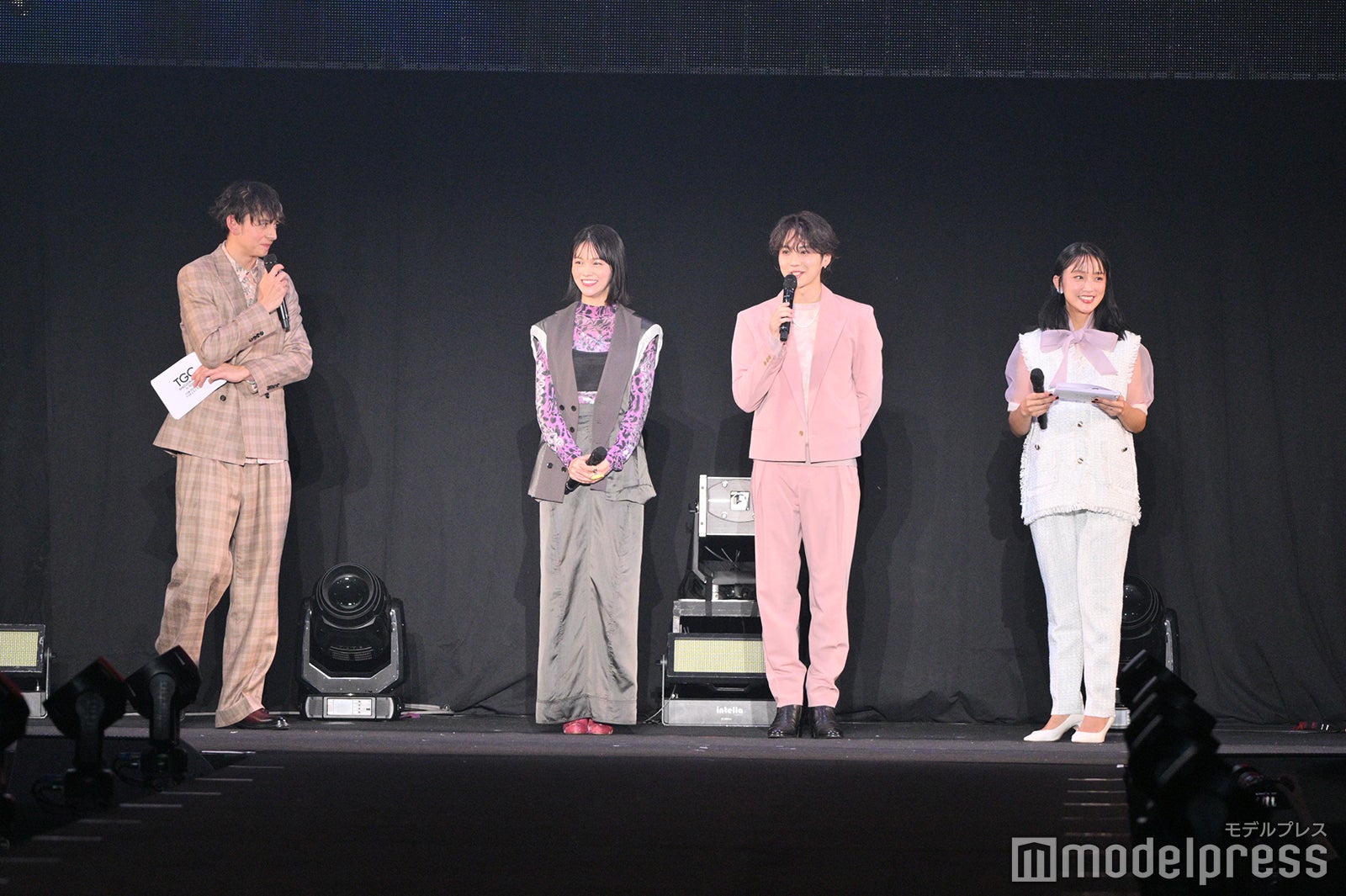 （C）モデルプレス