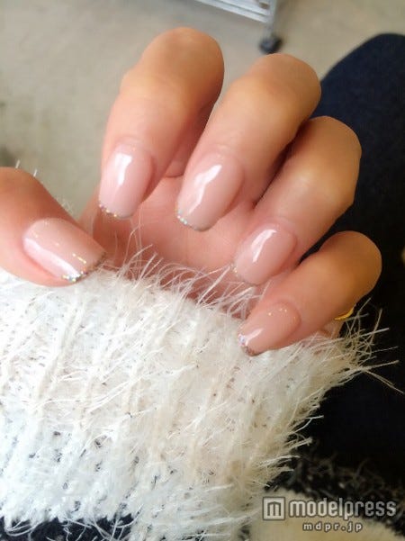 ピンクに先端ラメフレンチ