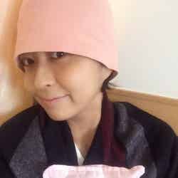 再入院中の小林麻央「髪の毛がこんなに…」変化を報告／オフィシャルブログ（Ameba）より