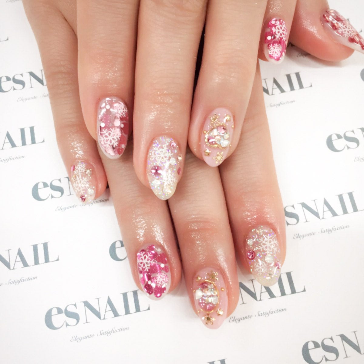 ピンク＆ハートにキュン／画像提供：esNAIL