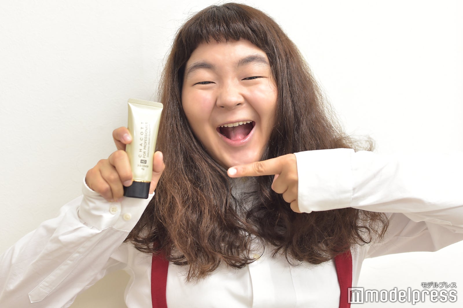 「チャコットのファンデは本当に万能！」（C）モデルプレス