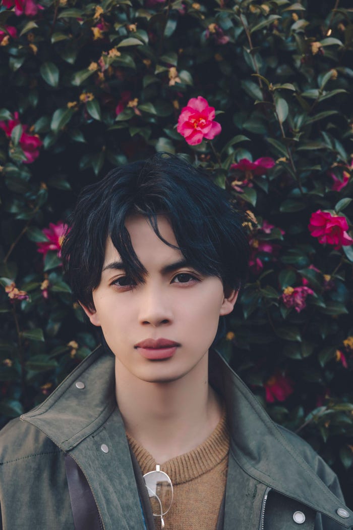 草川直弥スタイルフォトブック「直弥いる。」楽天ブックス限定表紙(C)SDP