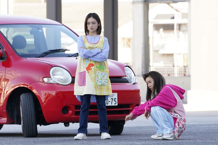 安達祐実、松本まりか(C)2022「極主夫道 ザ・シネマ」製作委員会