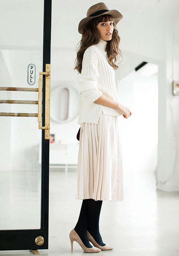 【SET】太リブゆるタートルニット＋フェイクスウェードプリーツスカート「STYLEST」7,100円（税別）／画像提供：STYLEST