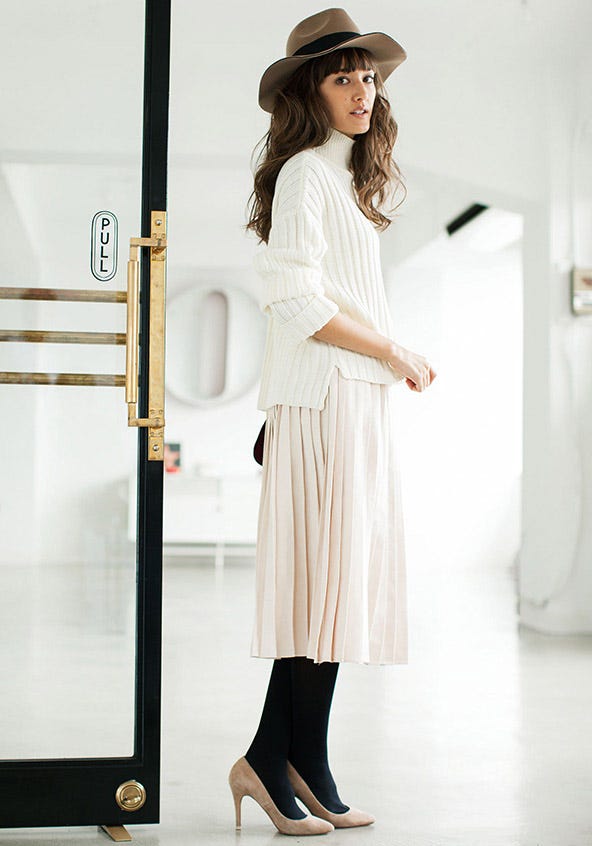 【SET】太リブゆるタートルニット+フェイクスウェードプリーツスカート「STYLEST」7,100円(税別)/画像提供:STYLEST