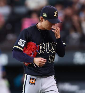 オリックス連勝止まる 5位と1ゲーム差に 五回に野口の4号3ランで一時同点も