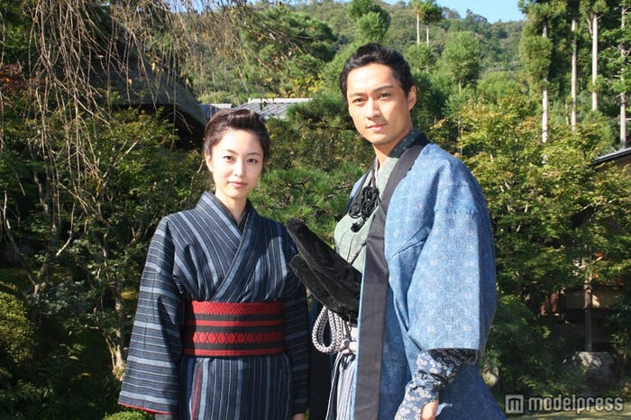 (左から)青山倫子、渡辺大