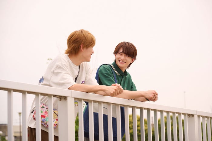 深田竜生、浮所飛貴「夏色の雲が恋と嵐をまきおこす」(C)テレビ朝日
