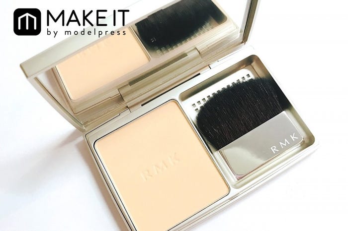 ベースメイクの定番 Rmkのパウダーで透明感あるツヤ肌に モデルプレス ベースメイクの定番 Rmkのパウダーで透明感あるツヤ肌に モデルプレス