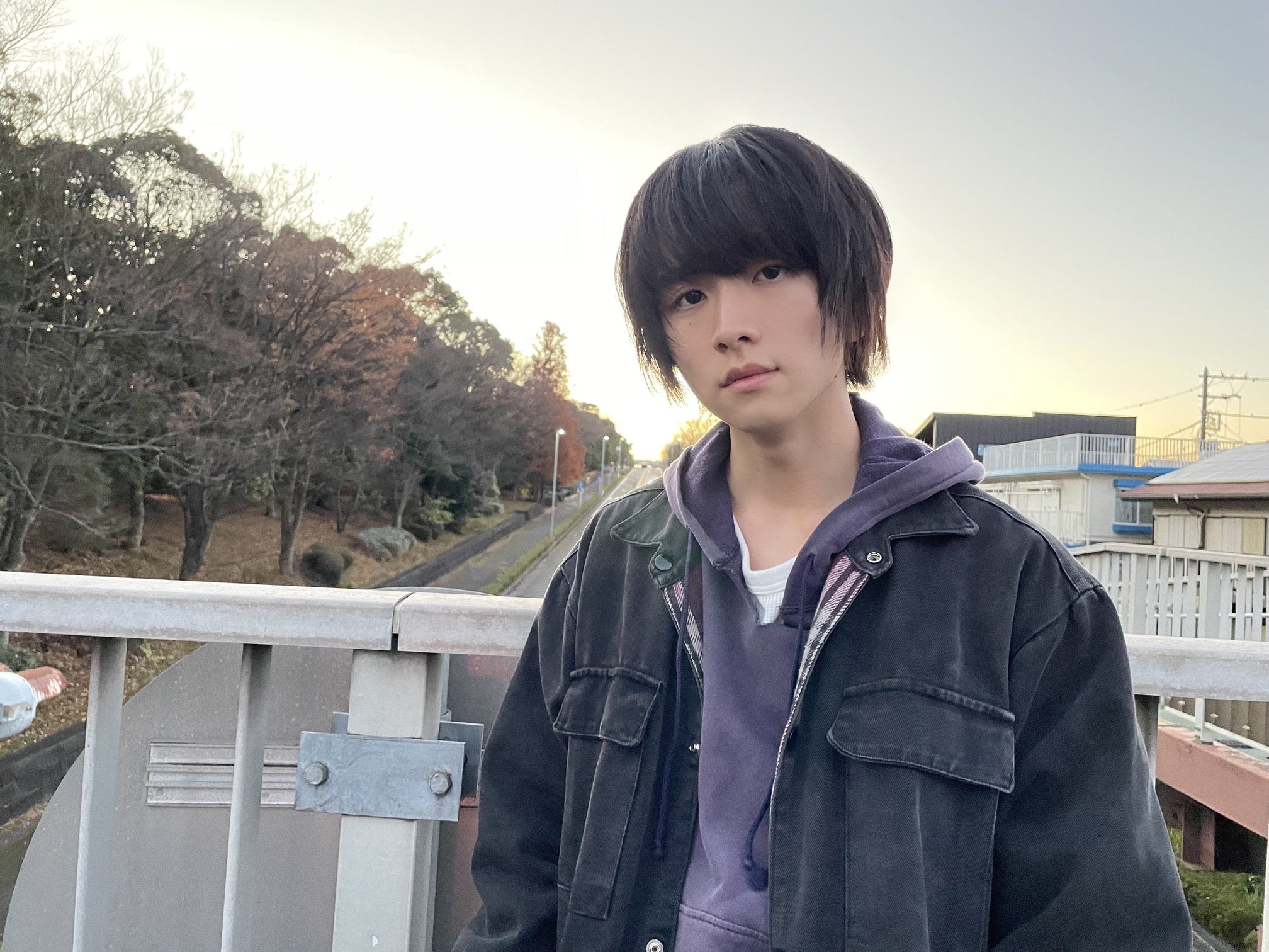 板垣李光人、“18歳年上女性と恋に”あどけなさ残る新ビジュアル解禁＜シジュウカラ＞