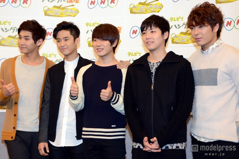 FTISLAND(左より)ソン・スンヒョン、イ・ジェジン、チェ・ミンファン、イ・ホンギ、チェ・ジョンフン