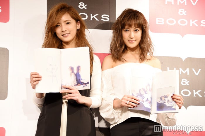 バレンタインの思い出を明かしたE-girls藤井萩花&藤井夏恋(C)モデルプレス