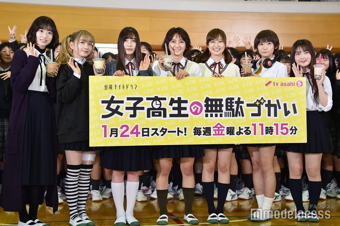 (左から)井本彩花、福地桃子、中村ゆりか、岡田結実、恒松祐里、浅川梨奈、畑芽育(C)モデルプレス