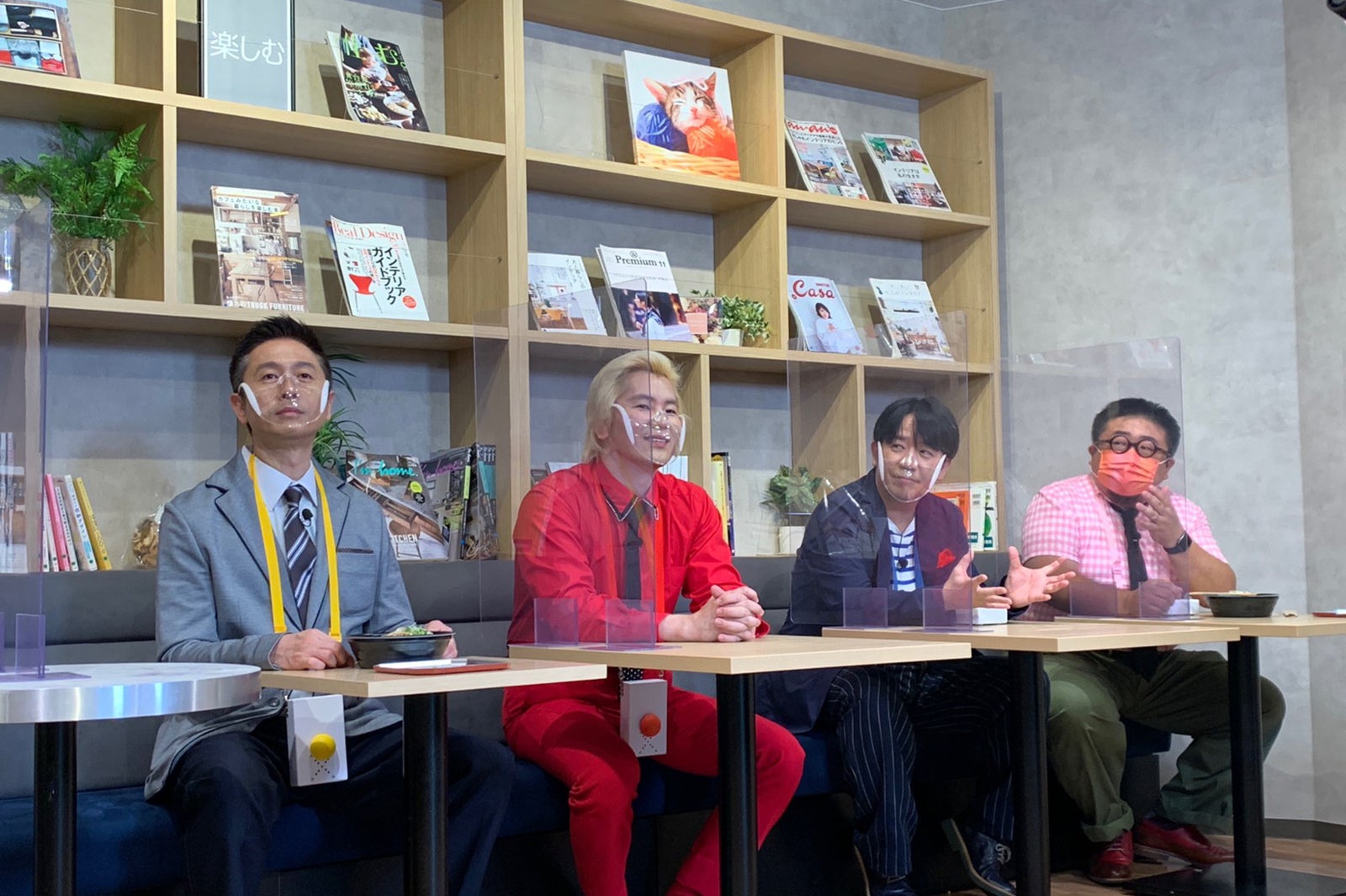 （左から）宇治原史規、カズレーザー、日高大介、矢野了平（画像提供：関西テレビ）