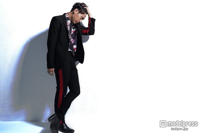 山下健二郎/Break through、photography_Tany、styling_Takuto Nakase、hair&make_Shinya Shimokawa/「月刊EXILE」7月号より(画像提供:LDH)