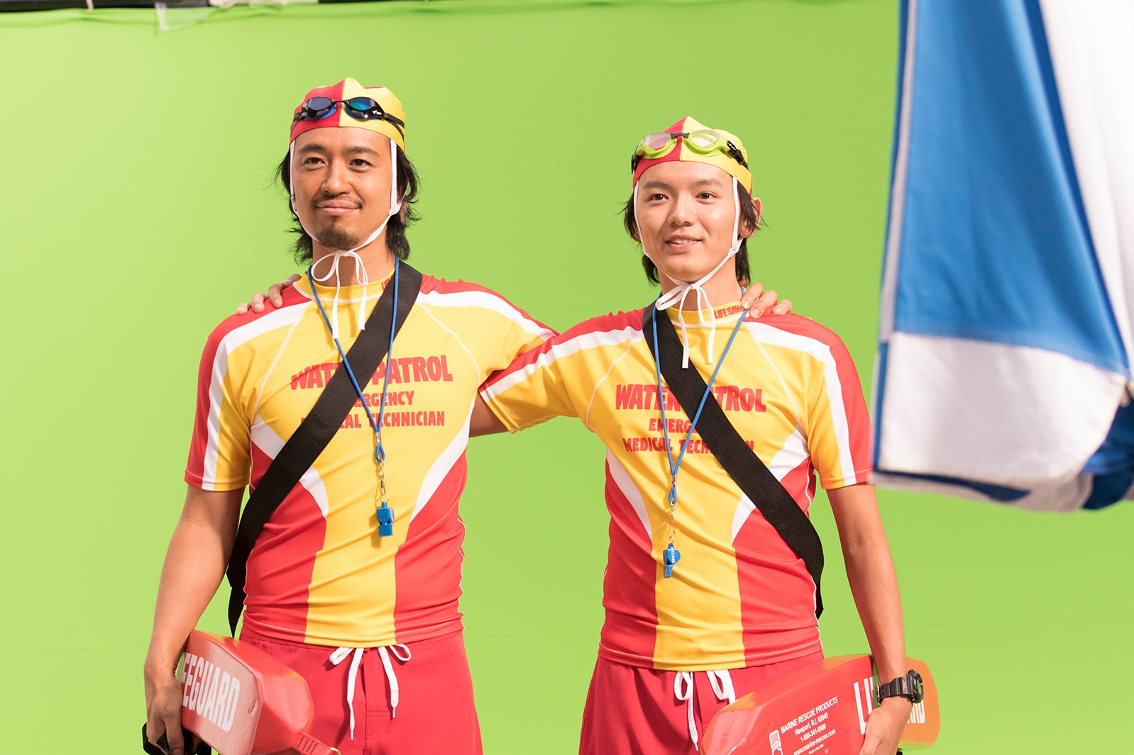 斎藤工、濱田龍臣／「はじめての夏バイト」篇メイキングカットより（提供写真）