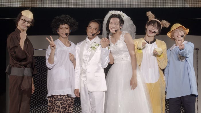 Aぇ! group(左から)小島健、正門良規、草間リチャード敬太、佐野晶哉、福本大晴、末澤誠也(C)フジテレビ