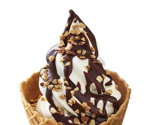 マクドナルド、濃厚&サクサク食感の本格ソフトクリーム「ワッフルコーン」登場