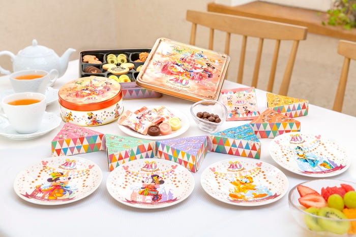 アソーテッド・クッキー1,700円チョコレート(ホワイトクッキークラム入り)1,000円チョコレート(ピーナッツ入り)1,200円プレートセット3,200円(C)Disney