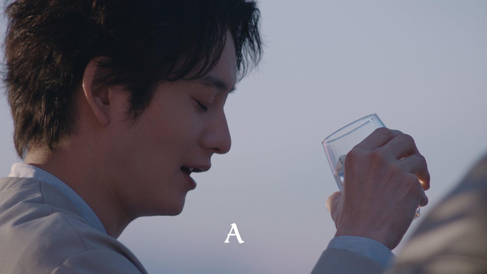 岡田将生／「Hello, NEW PREMIUM」篇より（提供写真）