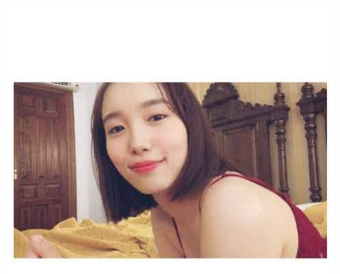 飯豊まりえ、ベッドでのセクシーショットに反響「色気溢れてる」「ドキッとした」と絶賛の声