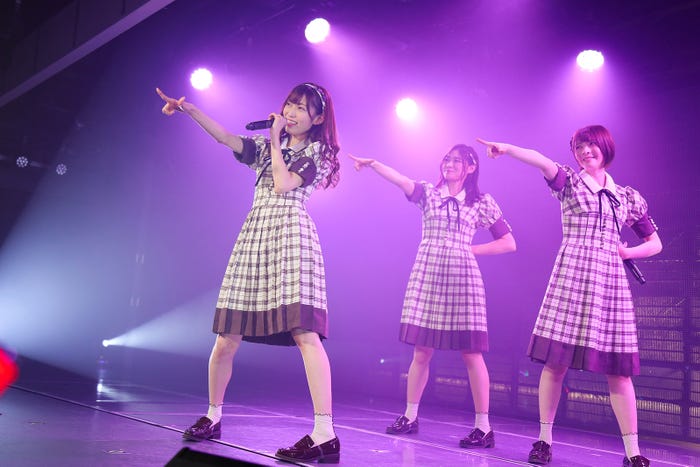 「太陽は何度でも」公演~菅原りこ・長谷川玲奈・山口真帆 卒業公演~(C)AKS
