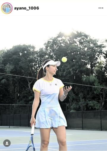 美女テニス選手が自身のトレーニング姿に反応「肩幅ガンダム」「逞しすぎる」 投稿に反響「美しすぎ」「素敵な肩」