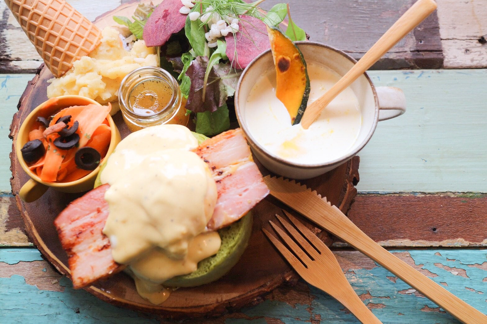 フードメニュー／画像提供：柏原歩