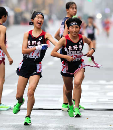 【高校駅伝】連覇の長野東 驚異の区間賞に伝説ランナーが「えっ！？」絶句「まさか9分1桁を見れるのは幸せ」留学生の記録もぶち抜き監督もビックリ