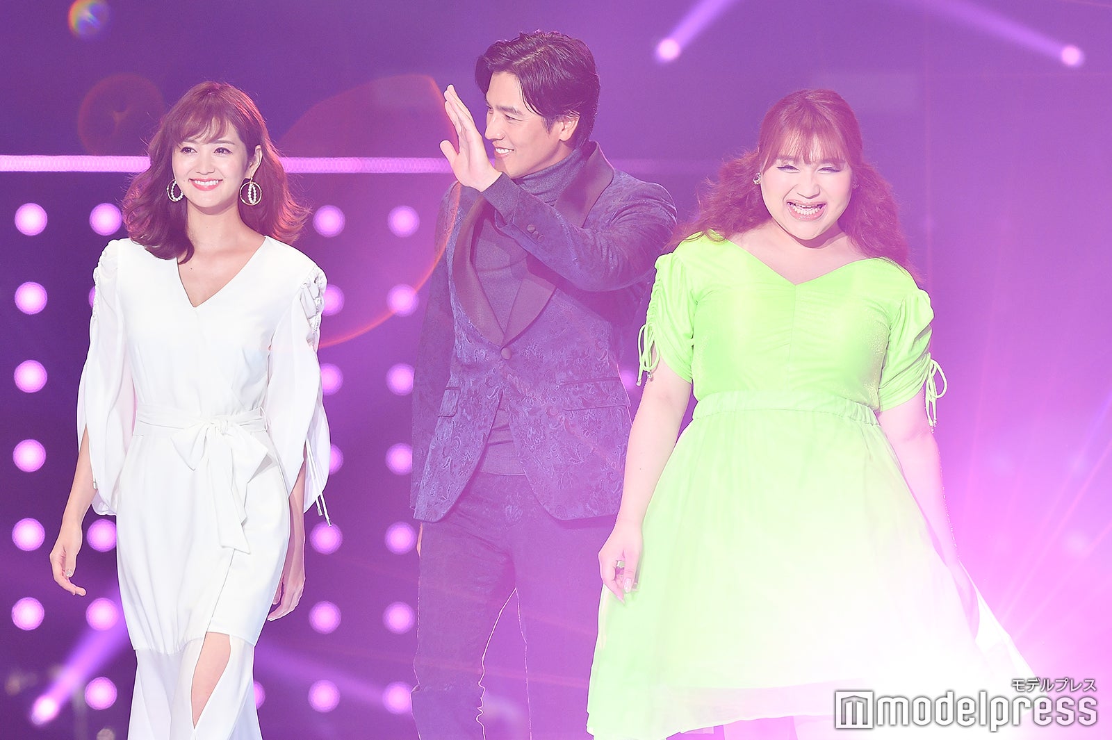 （中央）要潤 （C）モデルプレス