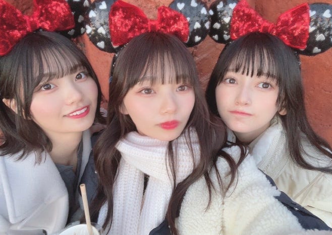 中西アルノ、岡本姫奈、池田瑛紗/岡本姫奈公式ブログより