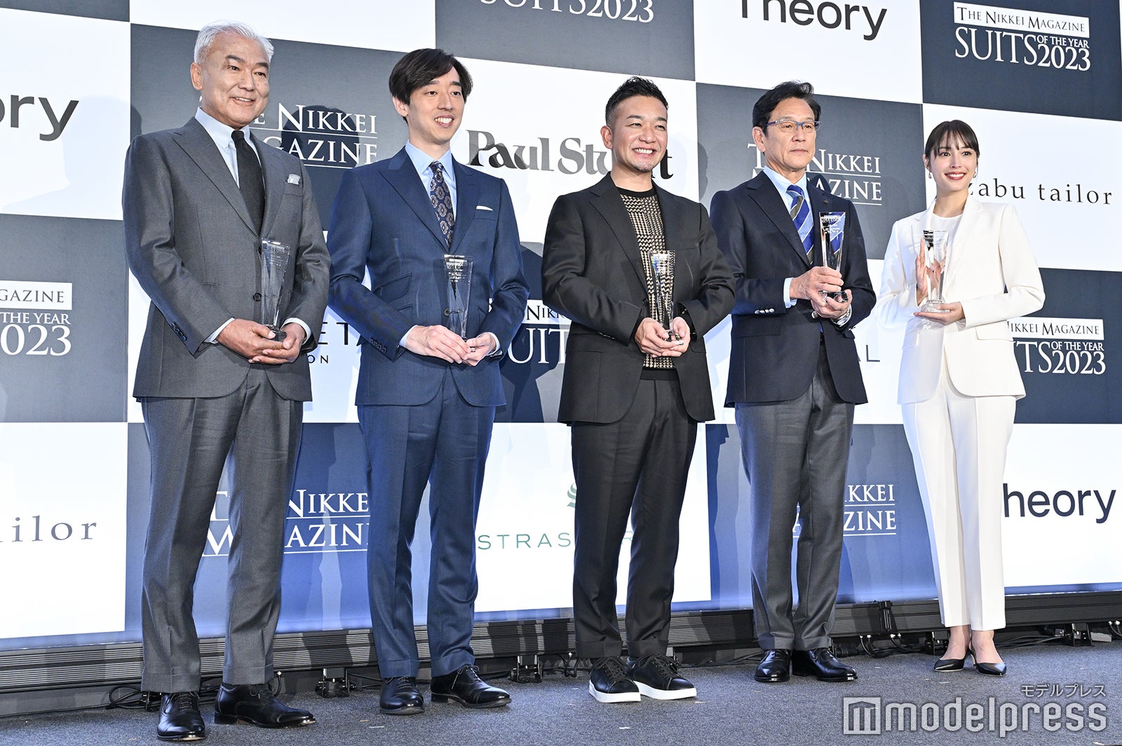 （左から）増田宗昭氏、伊藤正裕氏、小野里寧晃氏、栗山英樹氏、広瀬アリス（C）モデルプレス