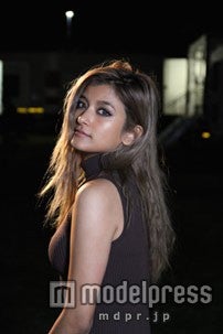 ローラ「バイオ」撮影の南アフリカからメッセージ「あんまりいっぱい話すとバレちゃう」