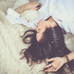 恋したいのに、好きな人ができない女子の特徴と対処法