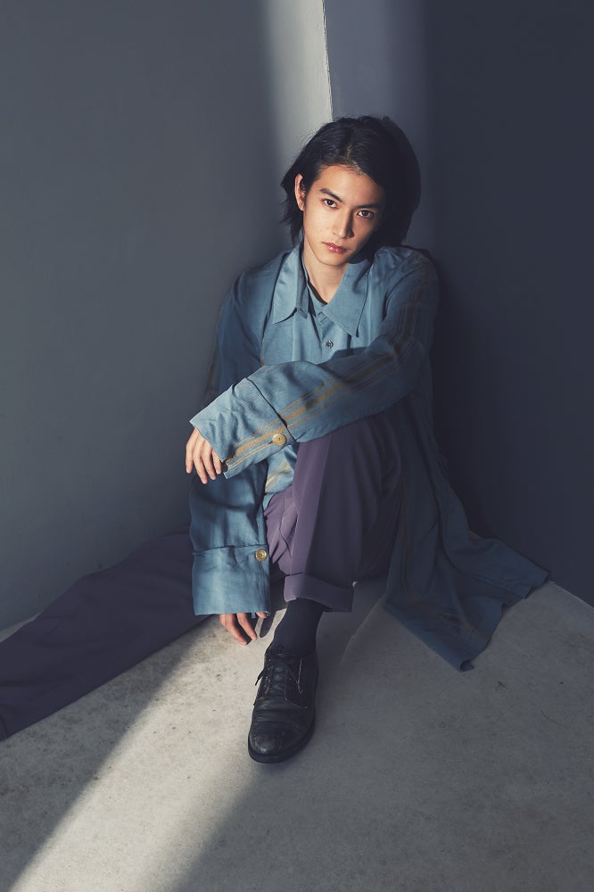 渡邊圭祐「渡邊圭祐 2021.4-2022.3 カレンダー」（提供写真）