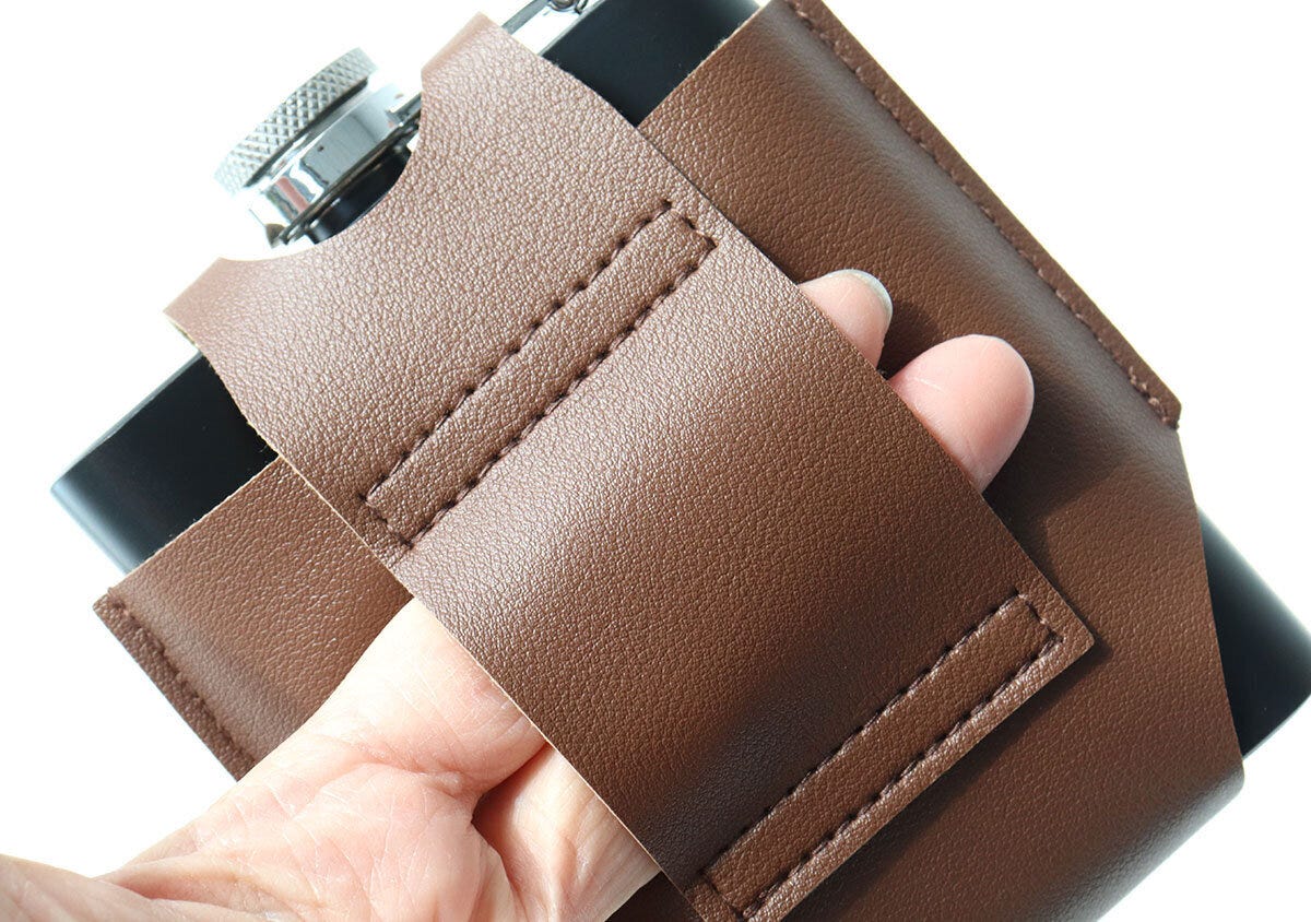 宝島社雑誌付録のモノマスター5月号のちいかわくりまんじゅうのスキットルセット5