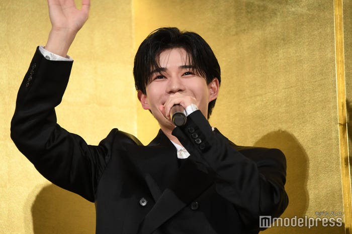 長尾謙杜「TEAM NACSで~す!」(C)モデルプレス